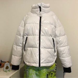 NWT ) DKNY shiny white puffer’s jacket woman